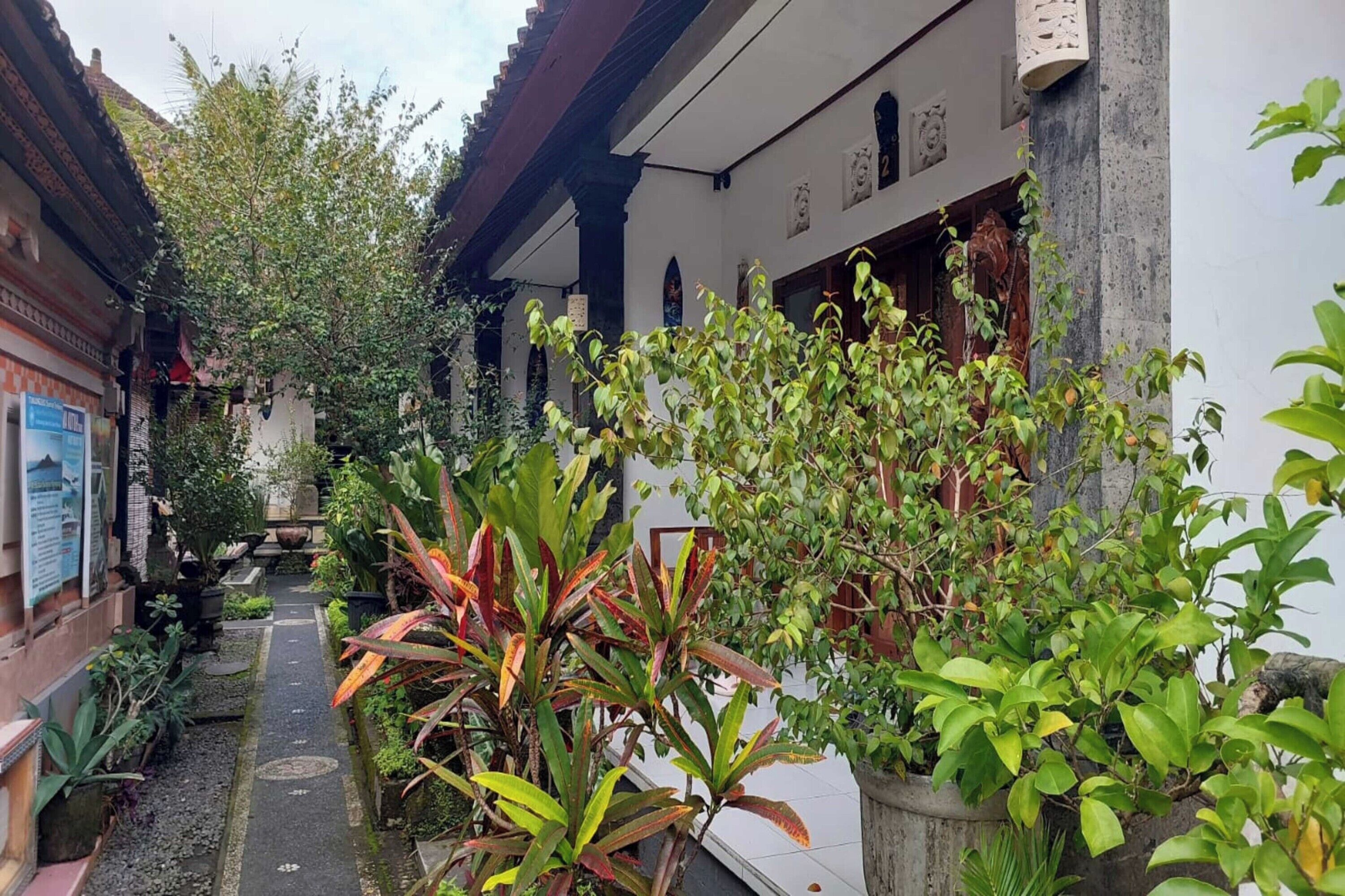 Super OYO Capital O Pondok Ayu Homestay