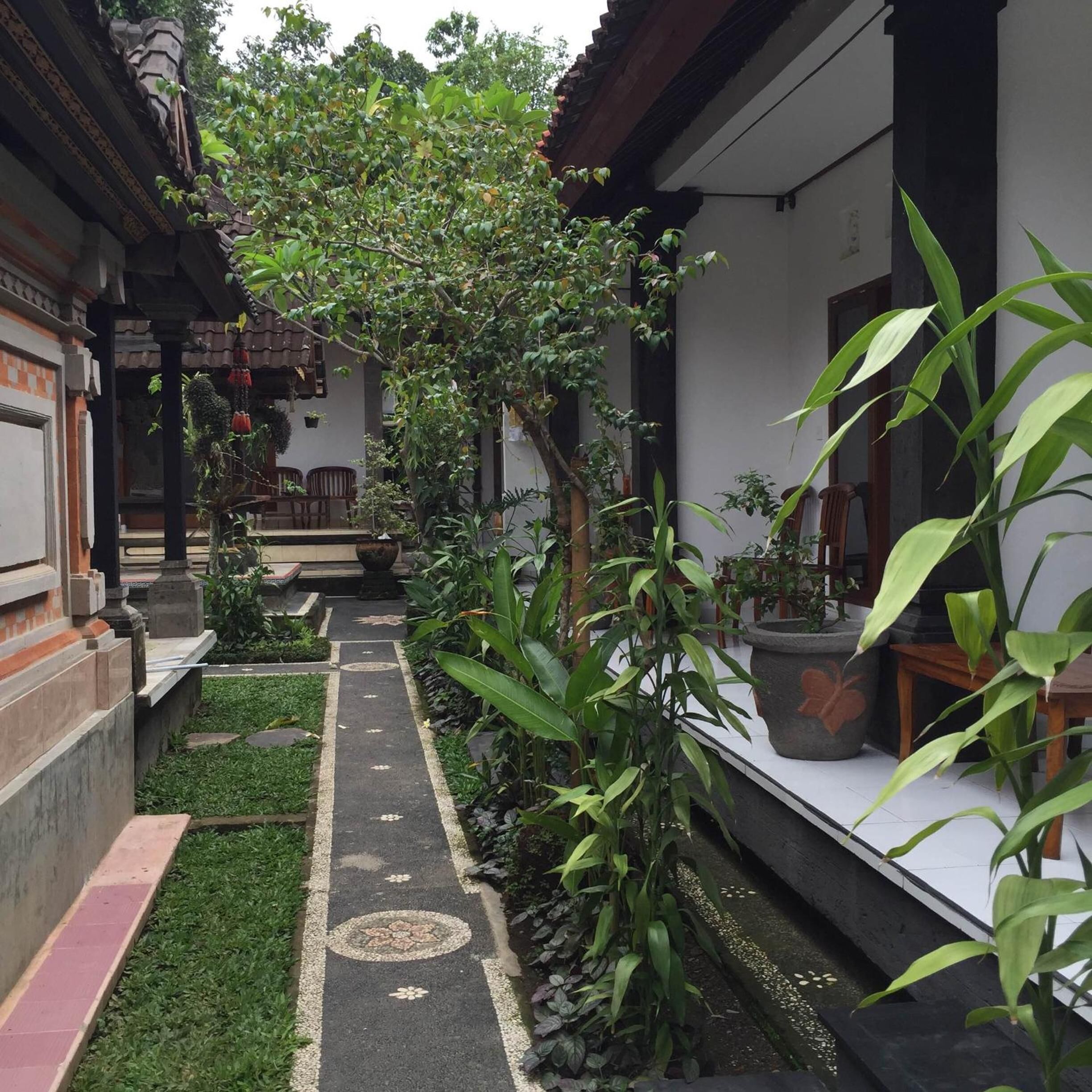 Super OYO Capital O Pondok Ayu Homestay