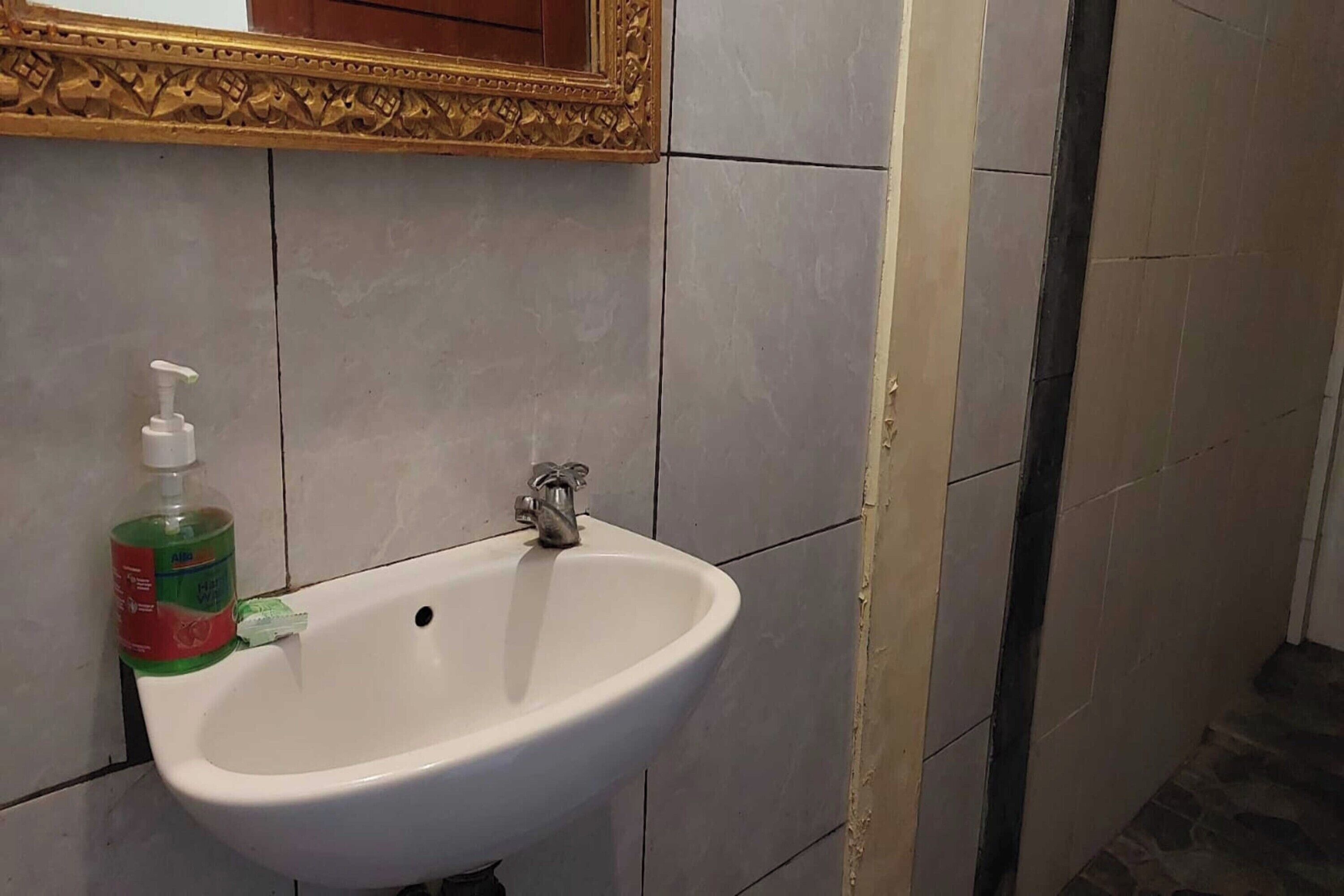 Super OYO Capital O Pondok Ayu Homestay