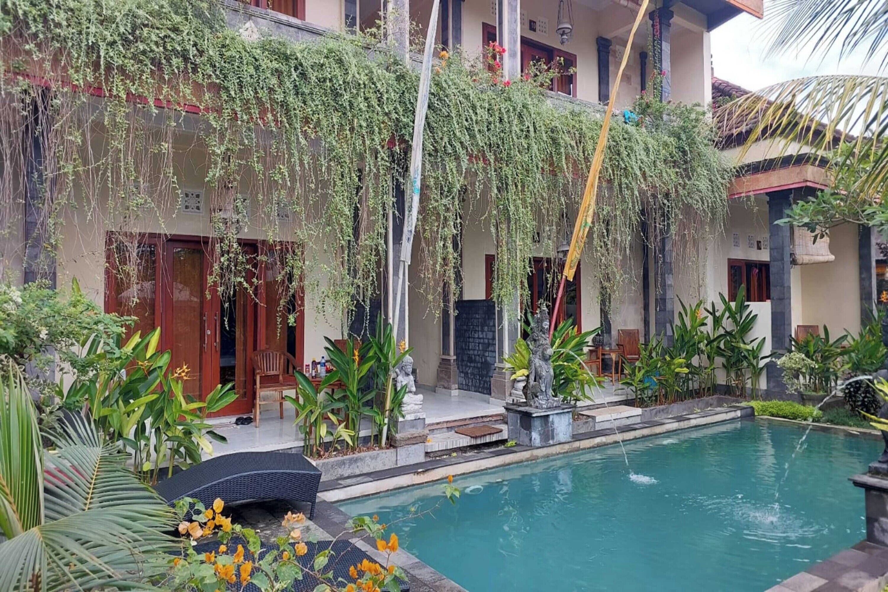 Super OYO Capital O Pondok Ayu Homestay