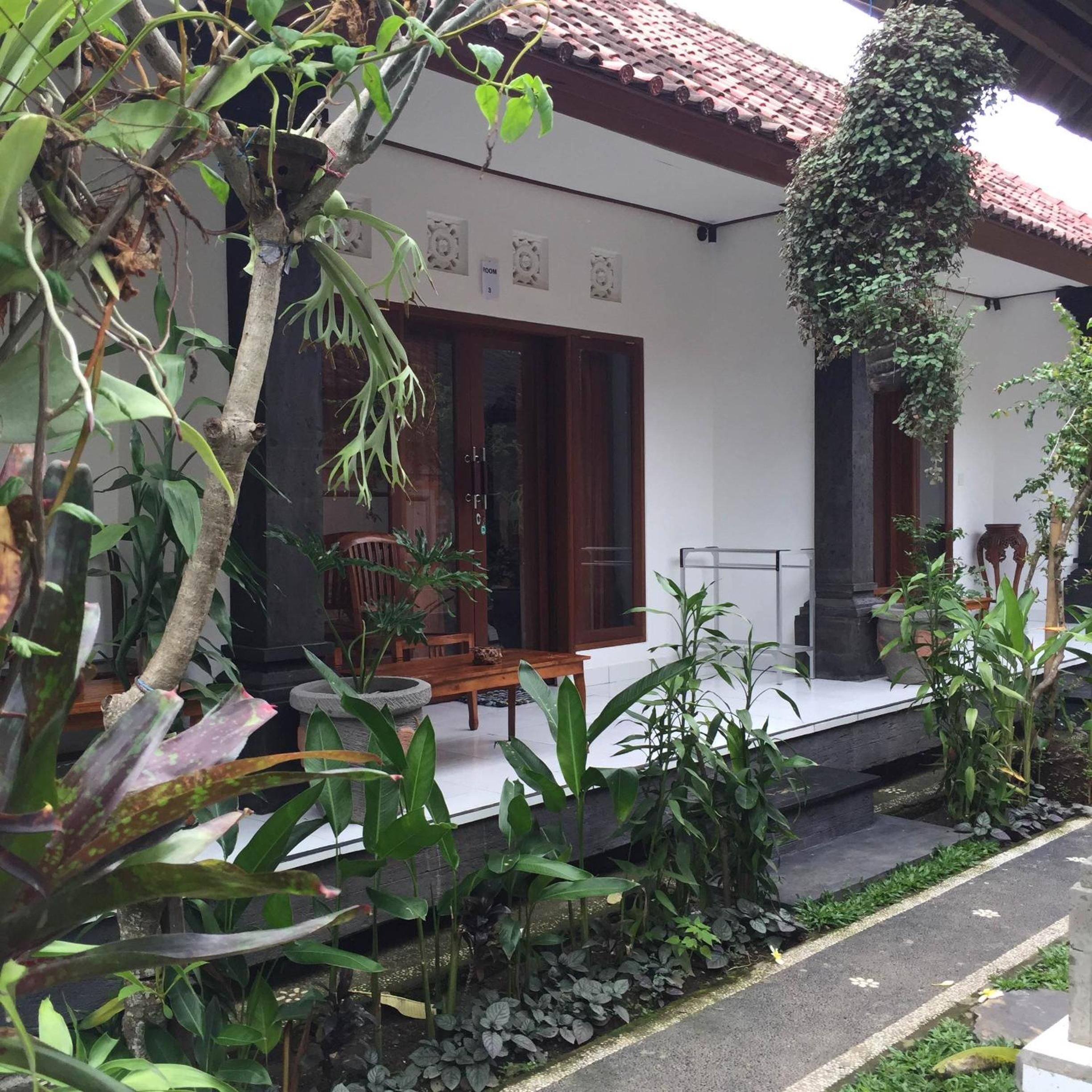 Super OYO Capital O Pondok Ayu Homestay