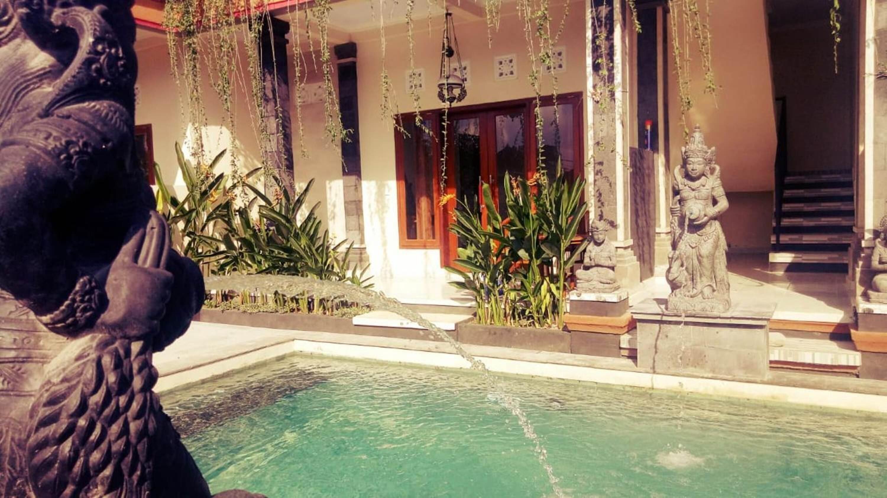 Super OYO Capital O Pondok Ayu Homestay