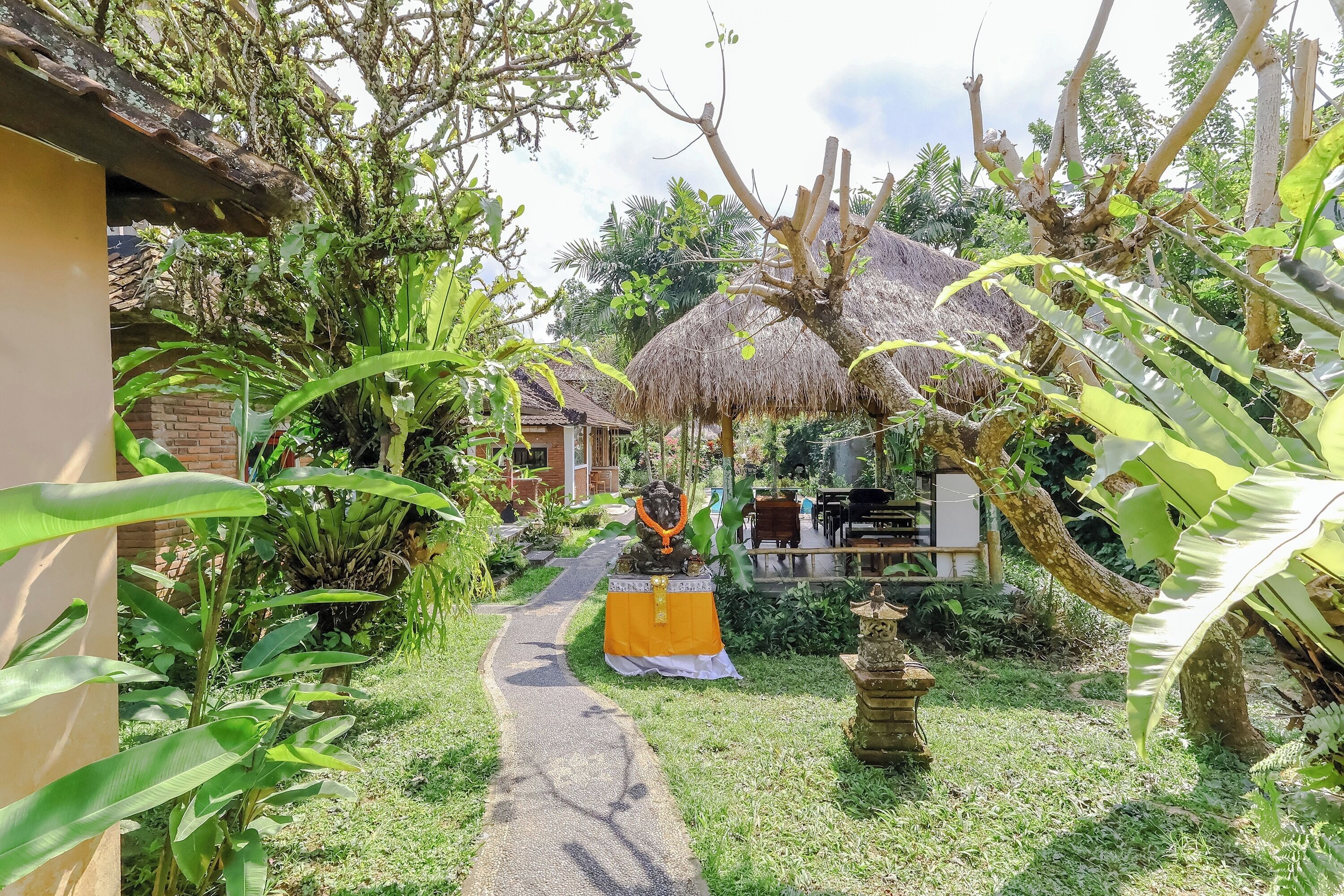 Taman Lituhayu Cottages