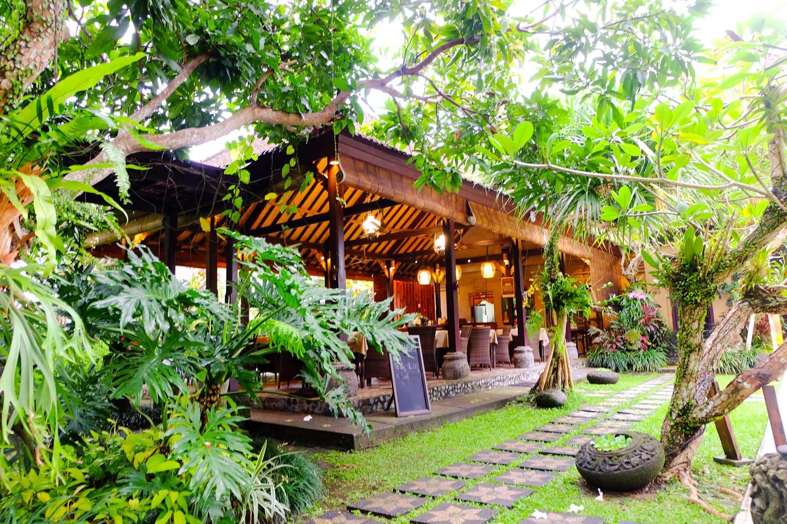 Tepi Sawah Villas