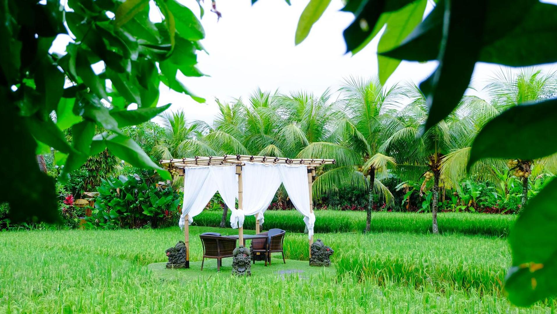 Tepi Sawah Villas