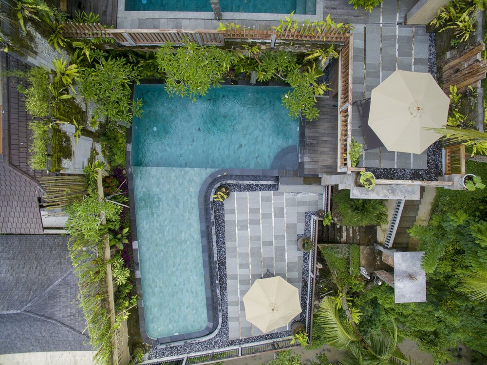 Ubud Paras Villa