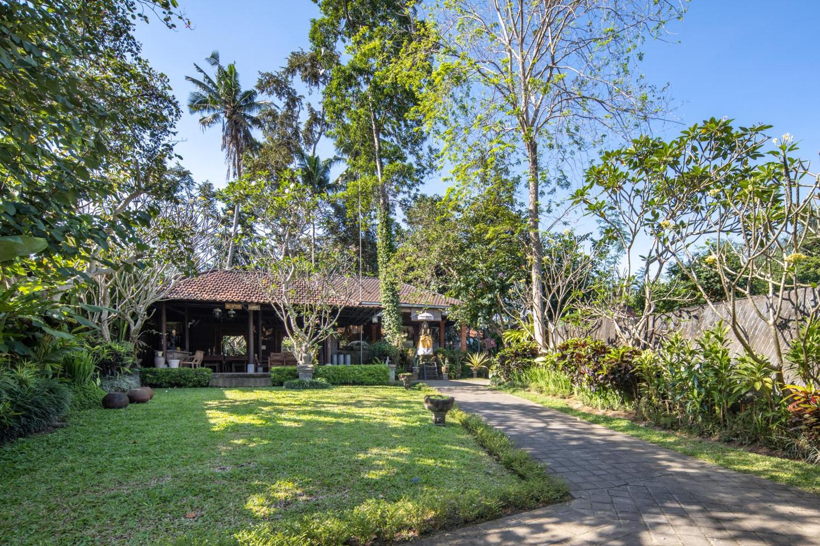 Ubud Raya Villa