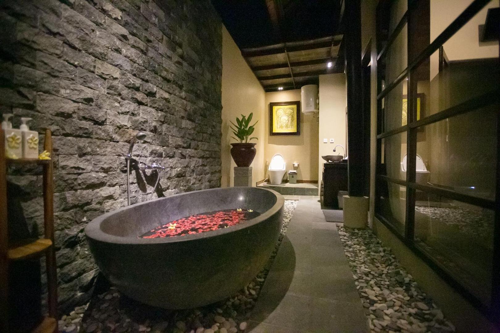 Ubud Raya Villa