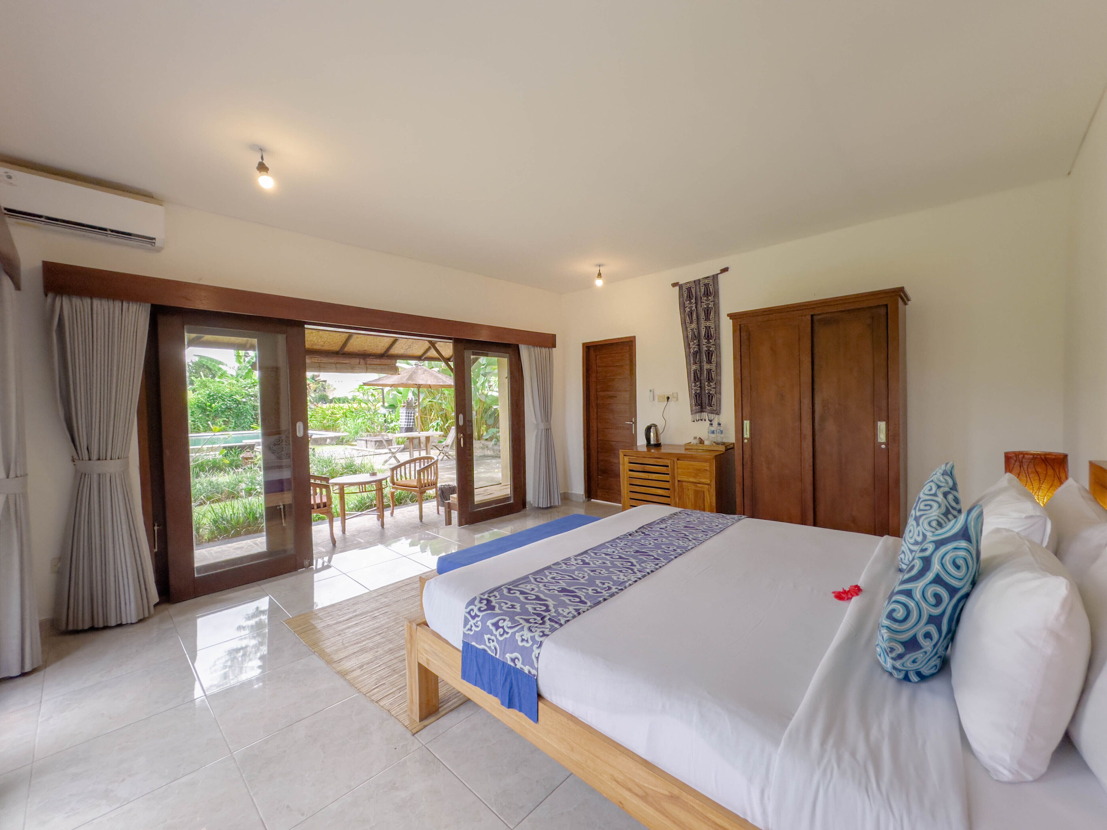 Ubud Shanti Rice Field House by Supala