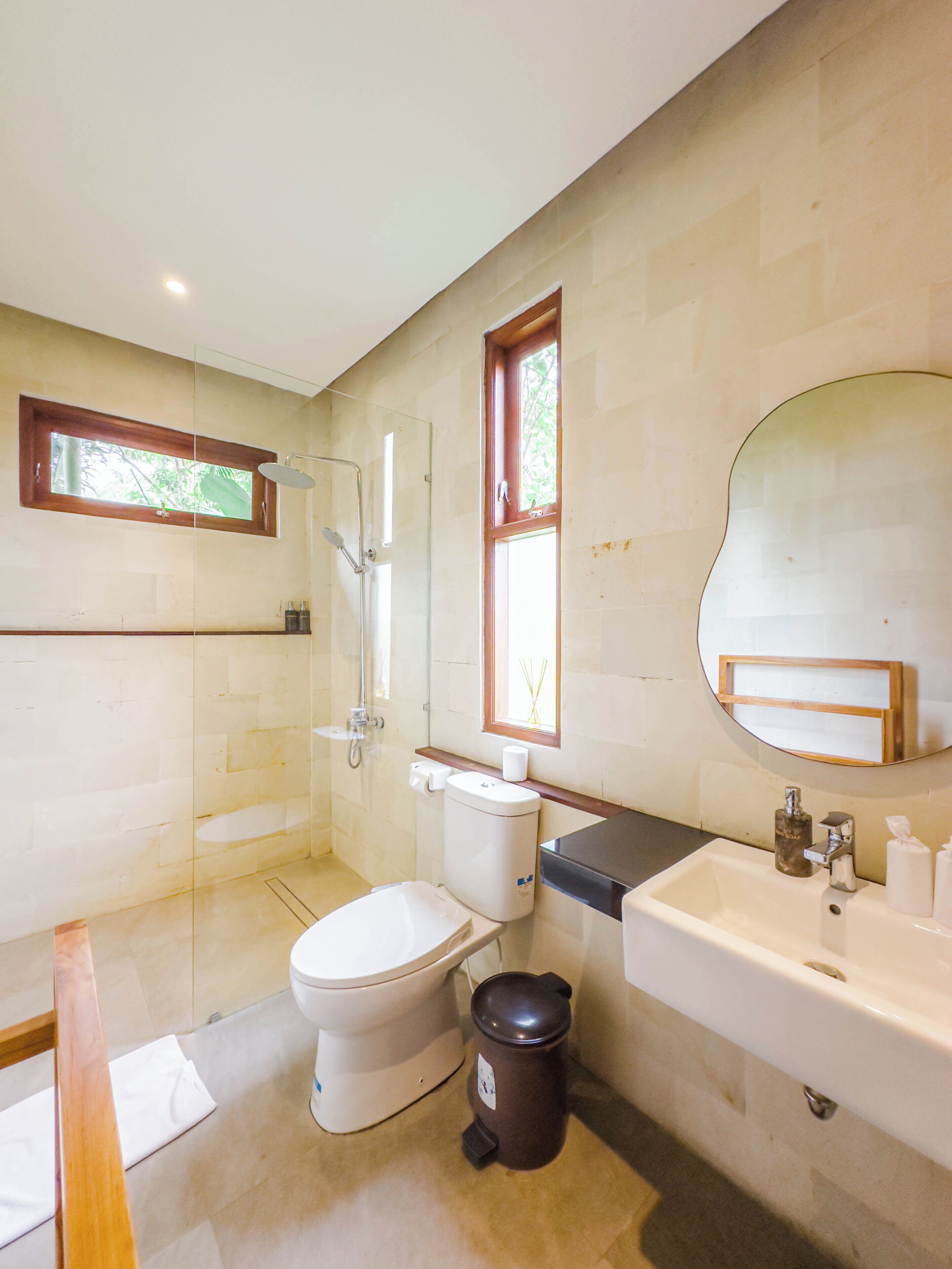 Ubud Shanti Rice Field House by Supala