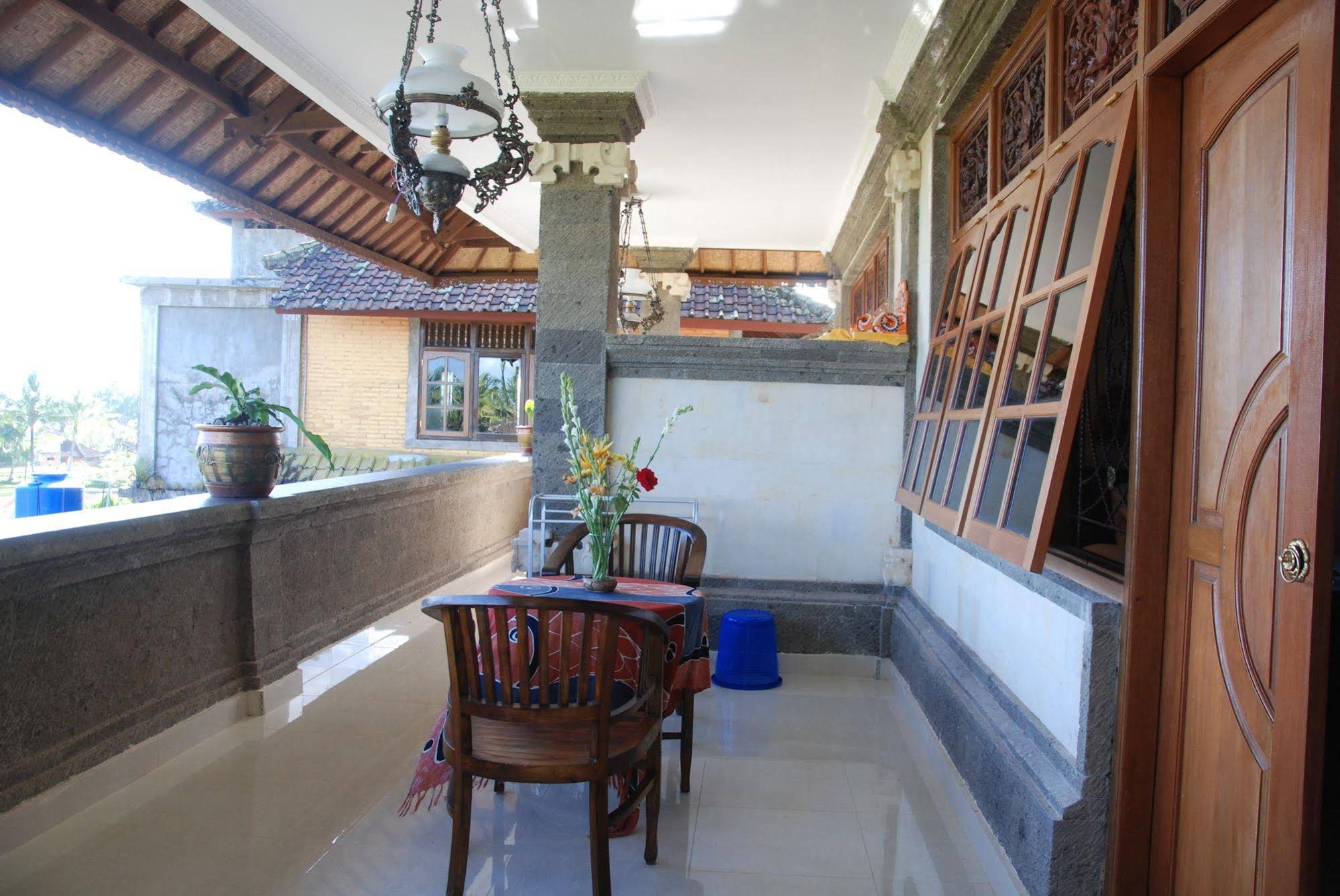 Warji House 2 Bungalows
