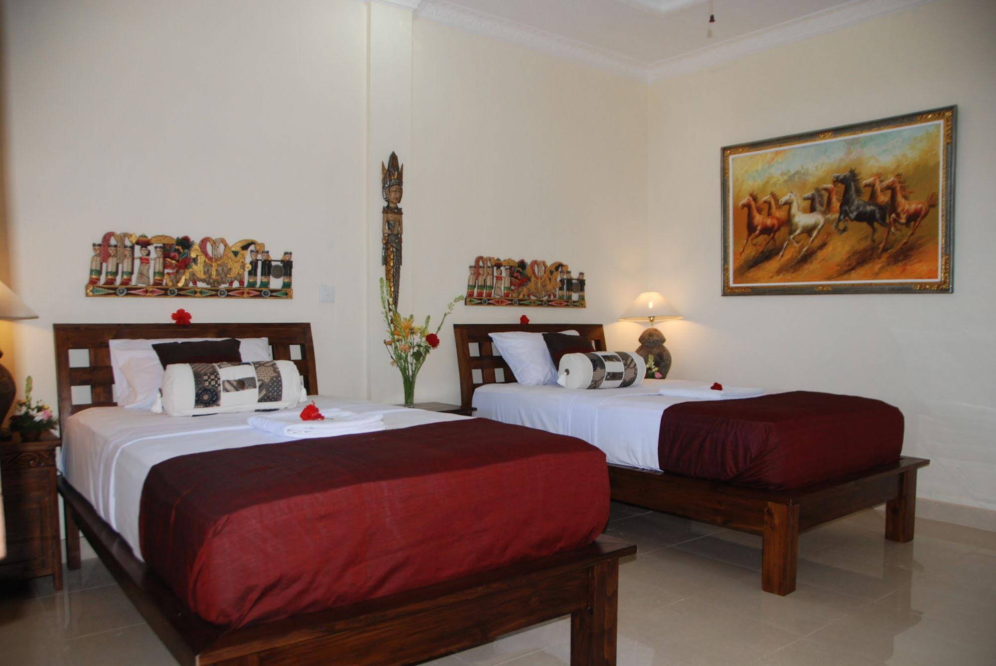 Warji House 2 Bungalows