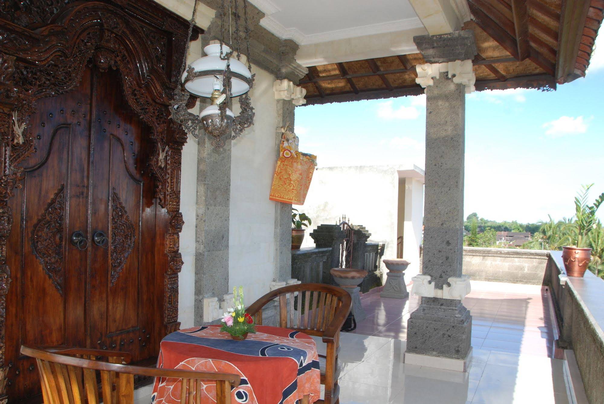 Warji House 2 Bungalows