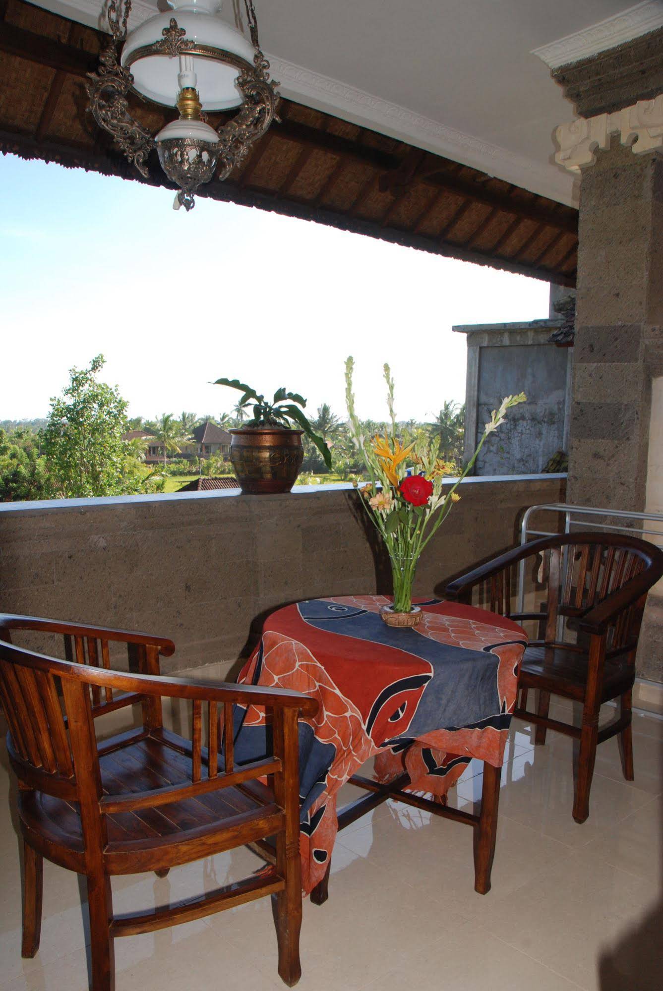 Warji House 2 Bungalows