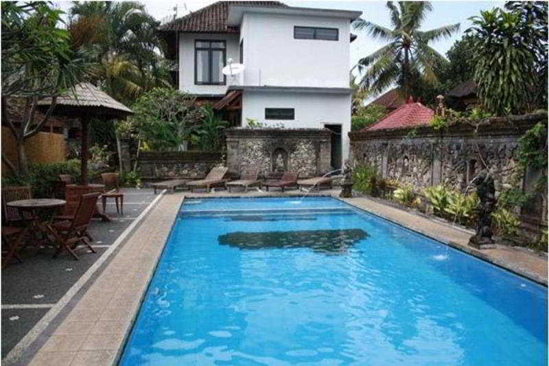 Warsa Garden Bungalows