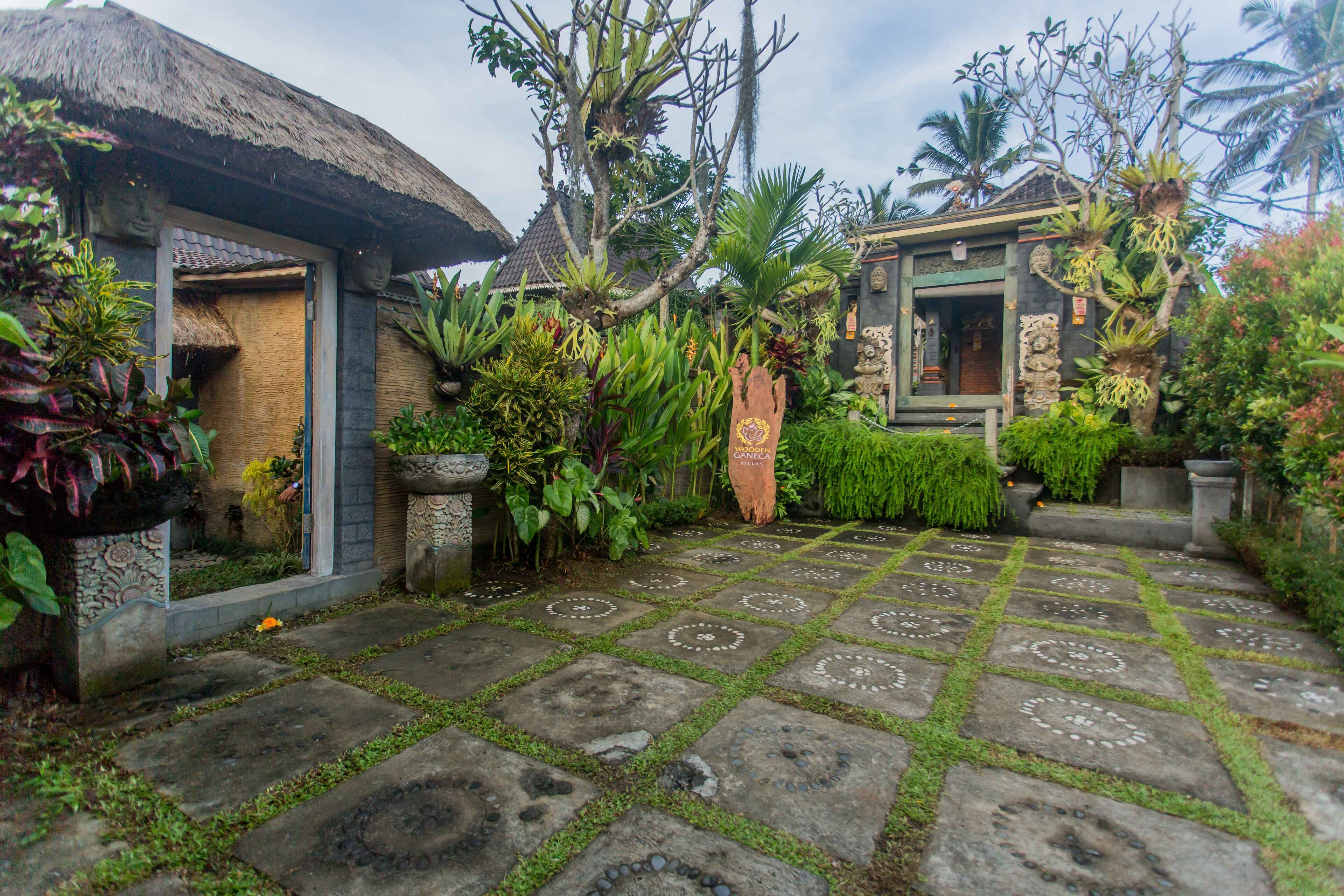 Wooden Ganeca Villas by Pramana Villas