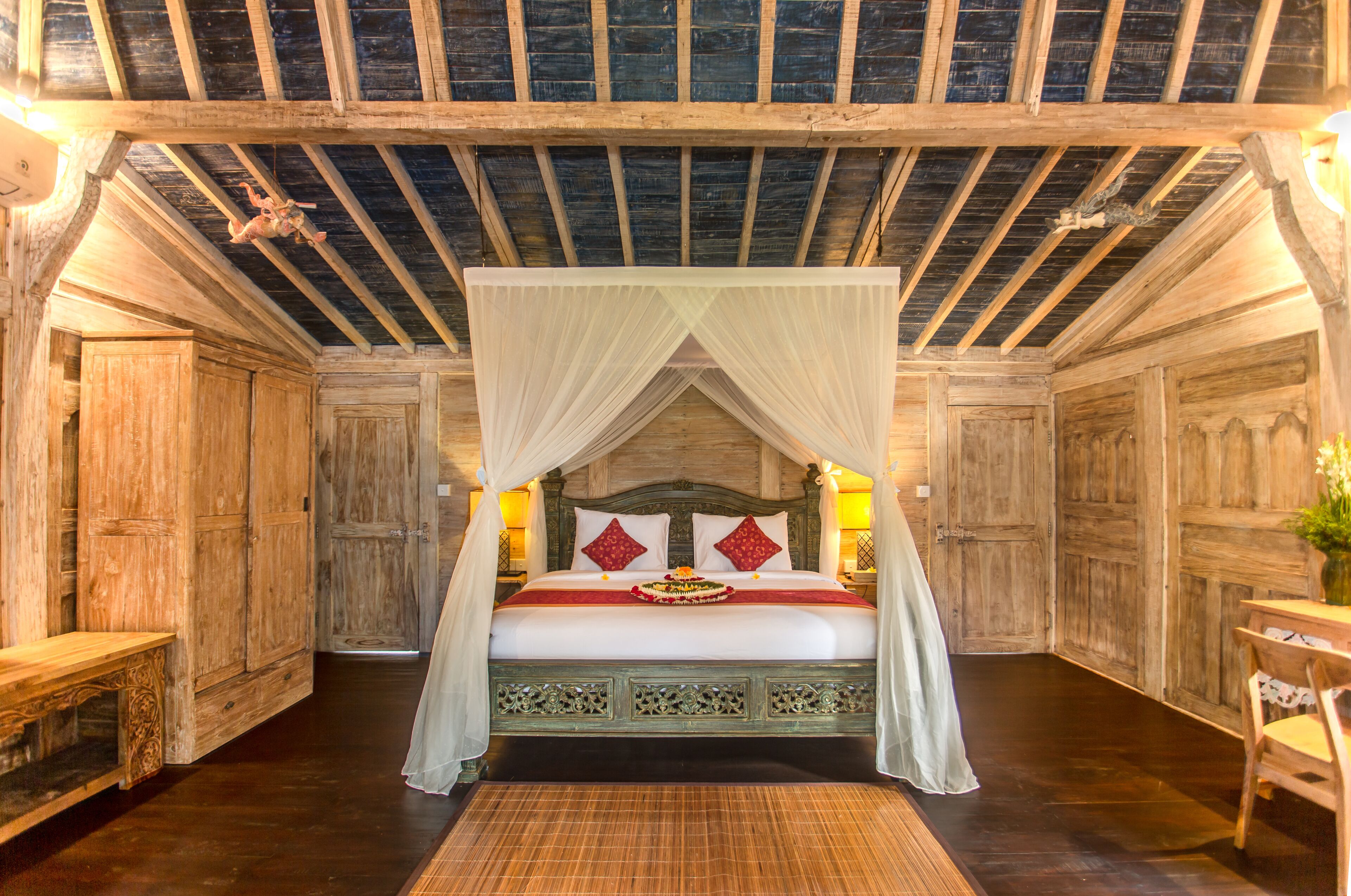 Wooden Ganeca Villas by Pramana Villas