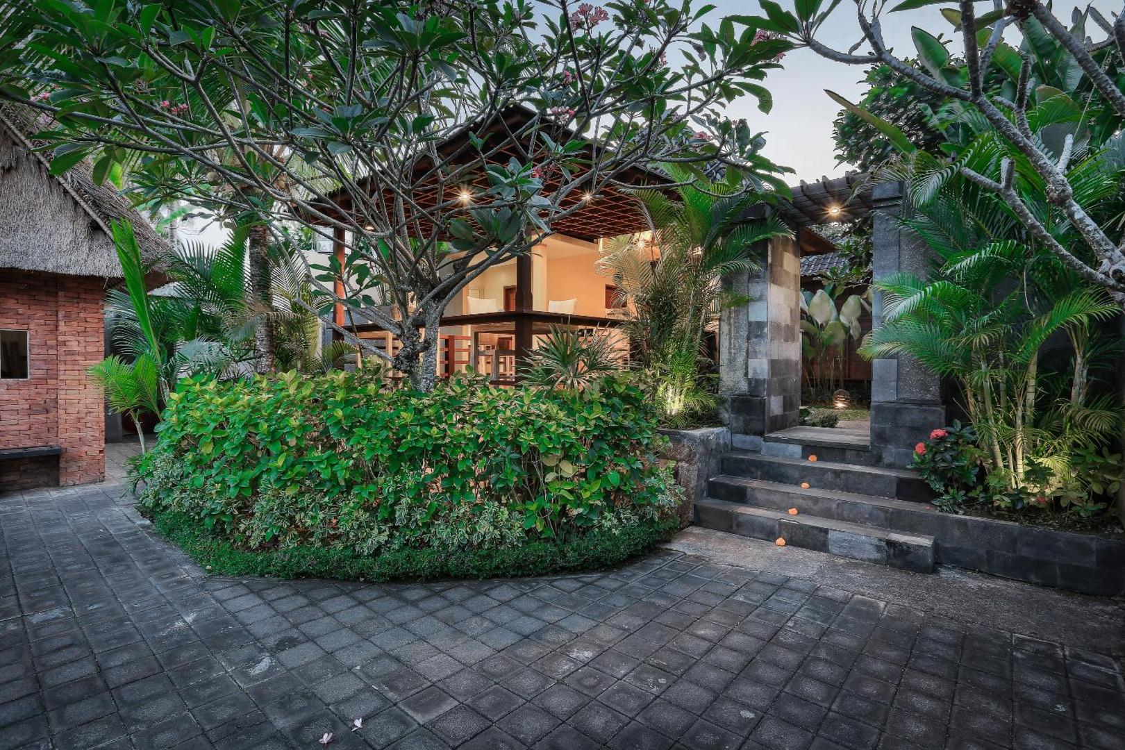 Yana Villas Kemenuh by Pramana Villas