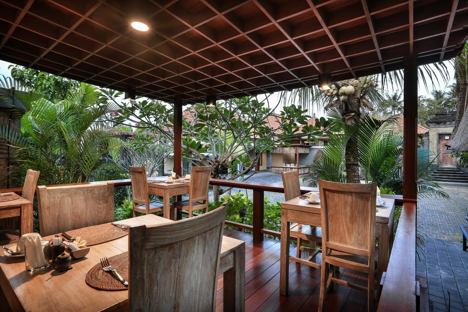 Yana Villas Kemenuh by Pramana Villas