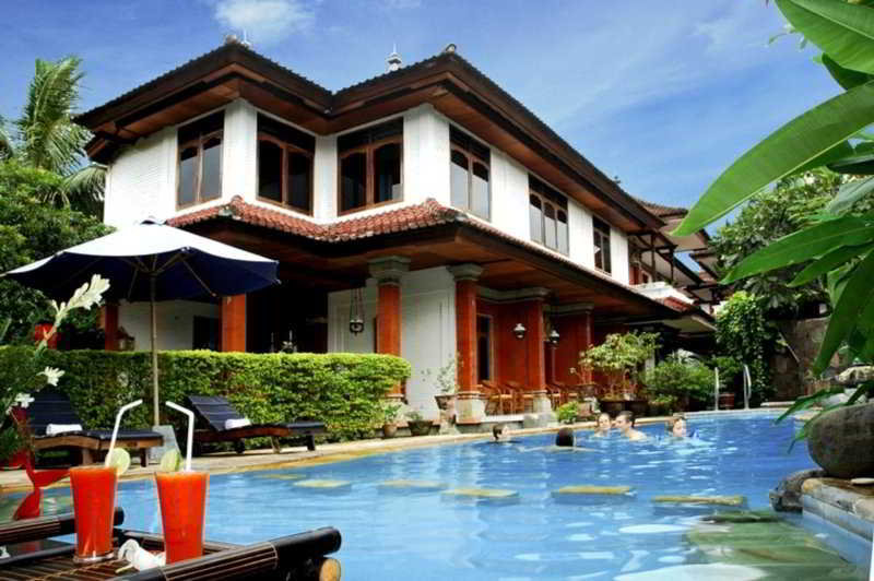 Yulia Village Inn