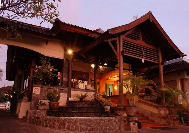 Yulia Village Inn