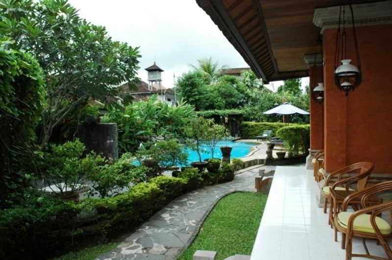 Yulia Village Inn