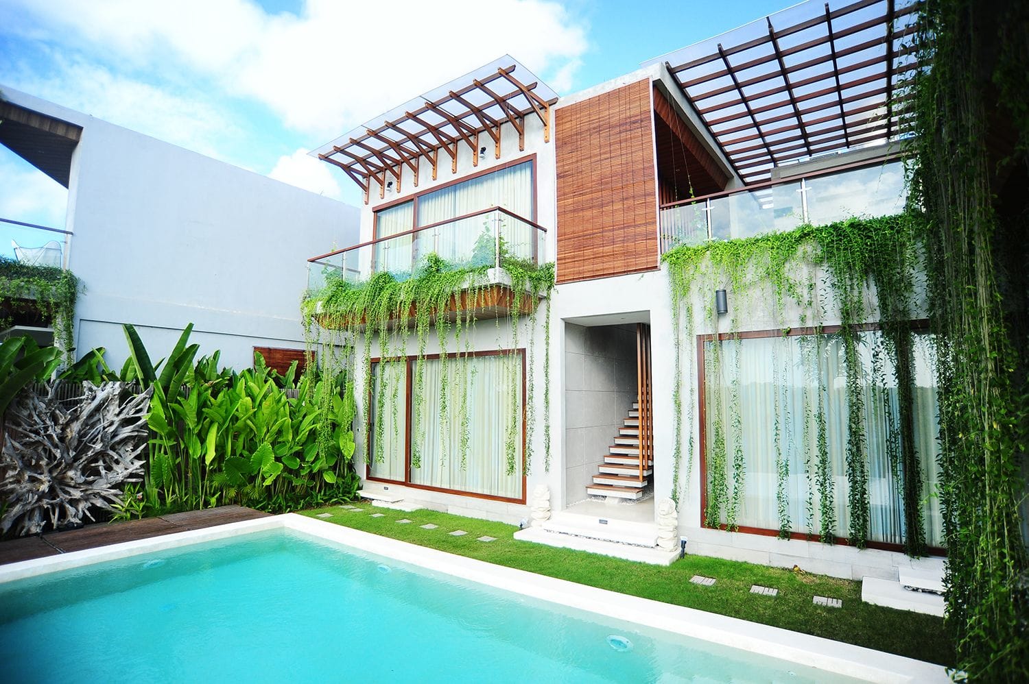 Nazeki Villa