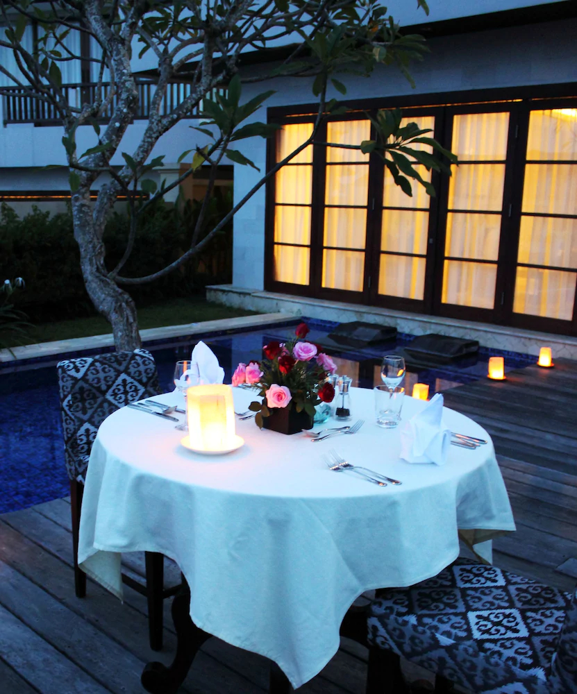 Sun Island Suites