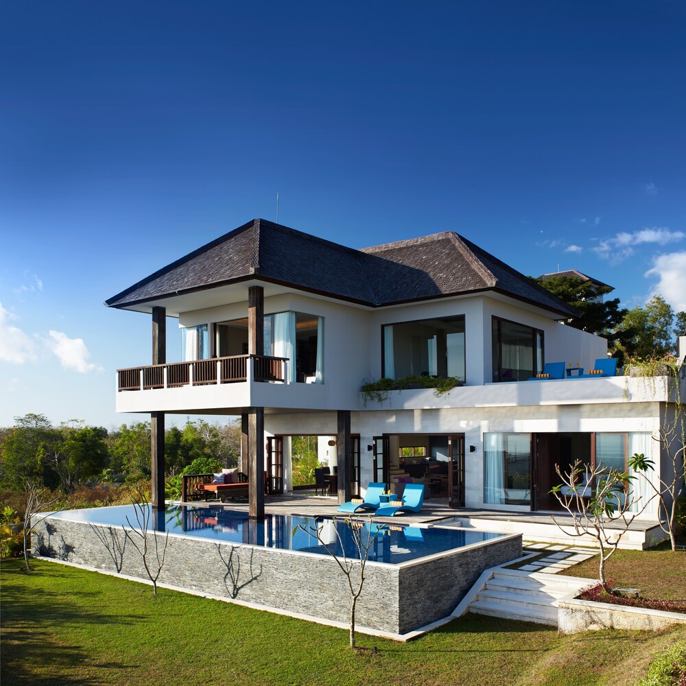 Sun Island Suites