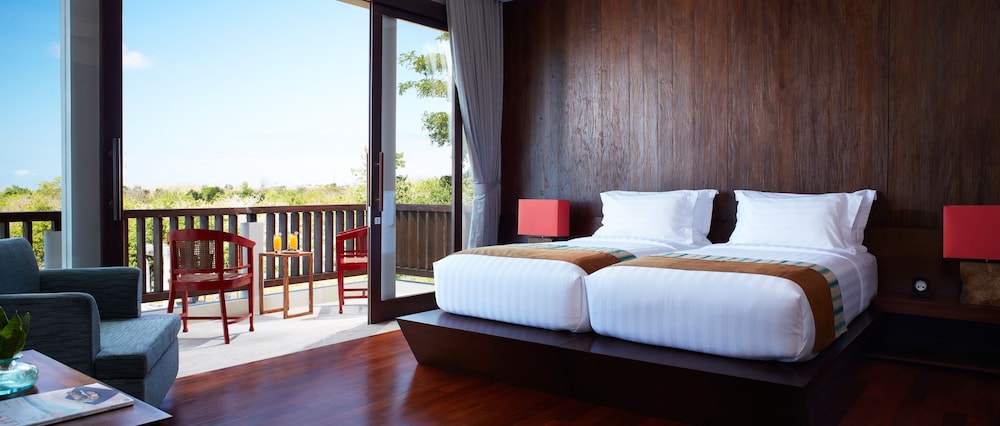 Sun Island Suites