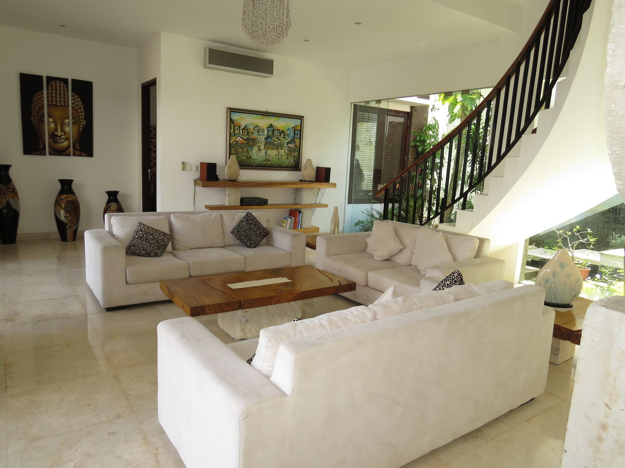 Villa Lebah