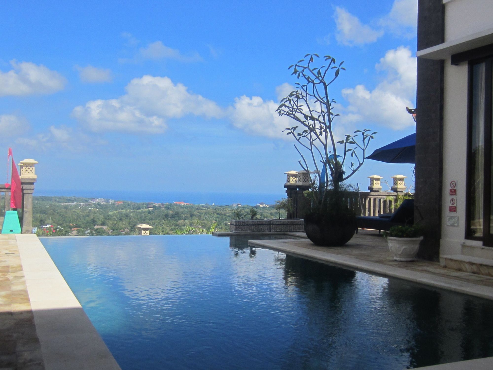 Villa Lebah