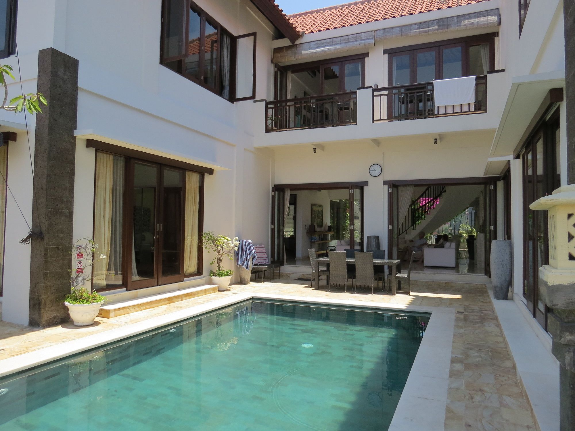 Villa Lebah