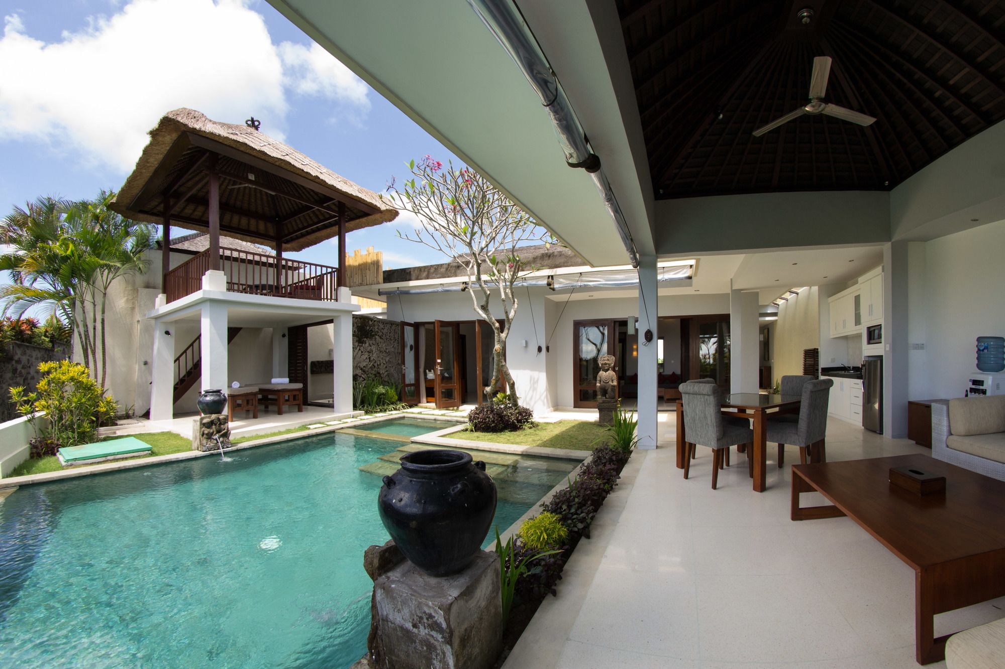 Villa Seratus