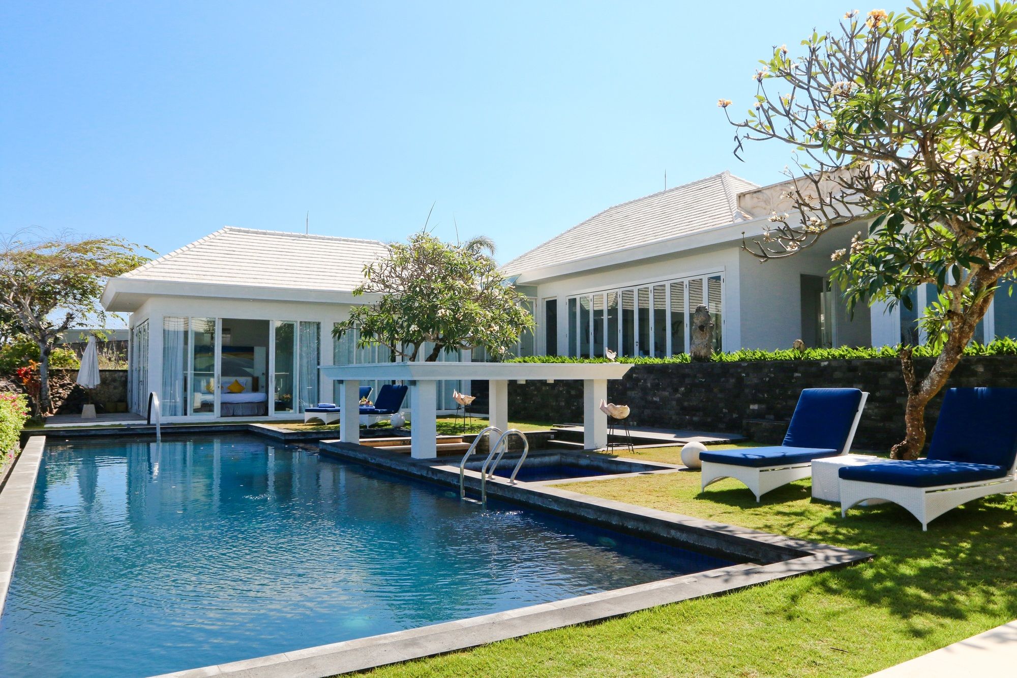 Villa Six Karang Kembar