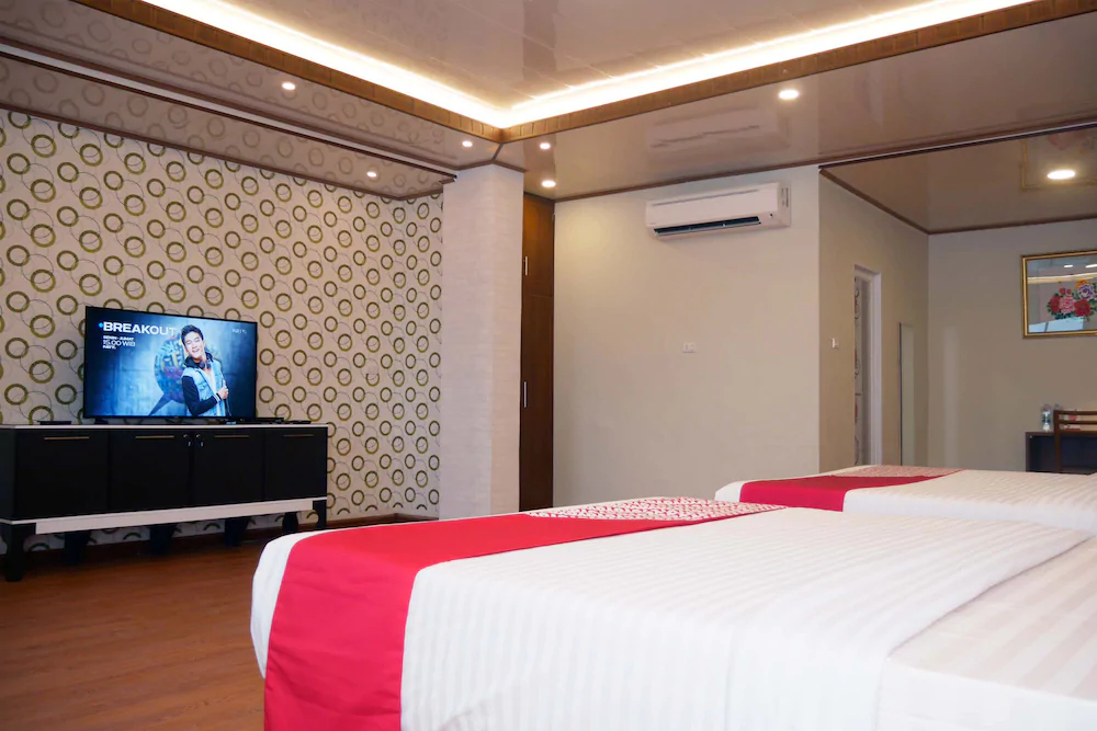 Joyful Hotel By OYO Rooms