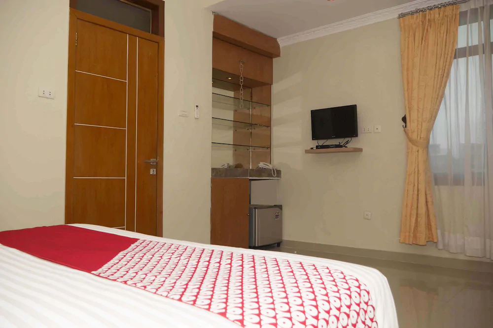 Joyful Hotel By OYO Rooms