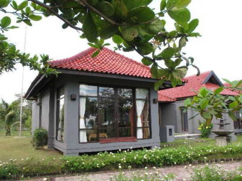 Beach Rock Resort Belitung