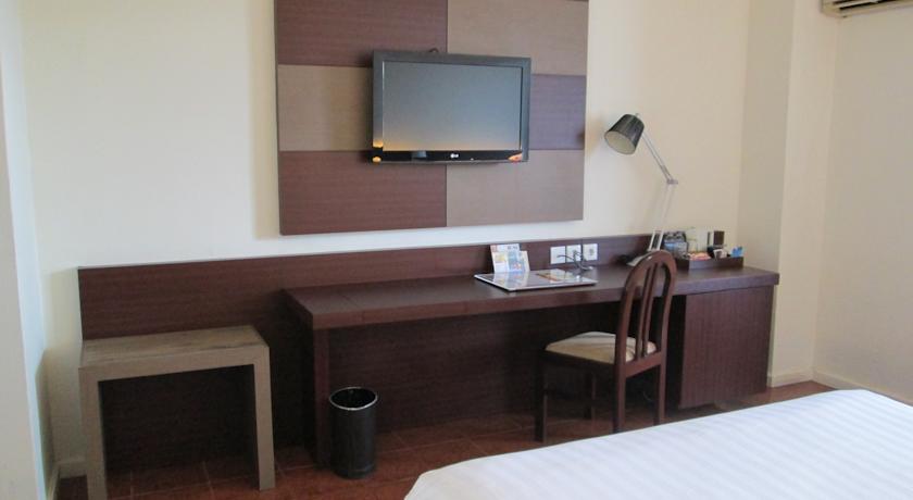 Adika Hotel Bahtera