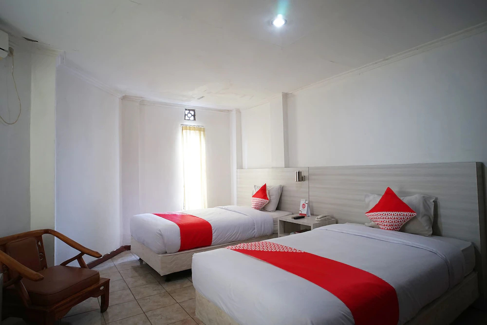 Hemra Hotel by OYO Rooms