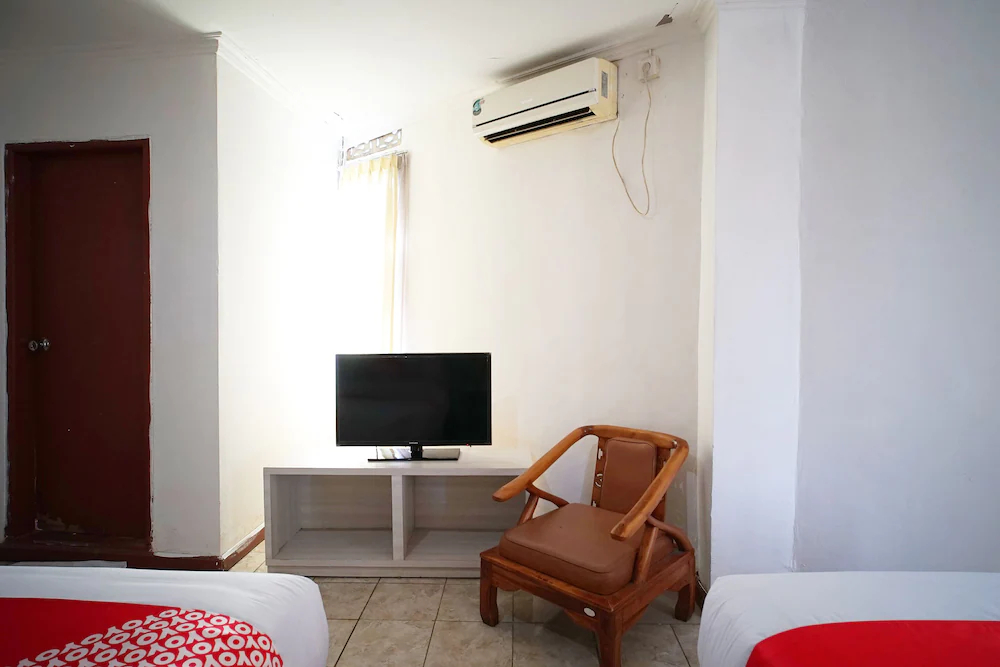 Hemra Hotel by OYO Rooms