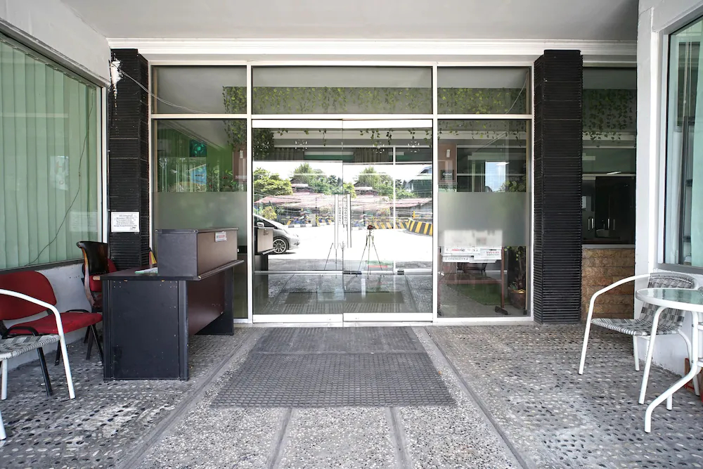 Hemra Hotel by OYO Rooms