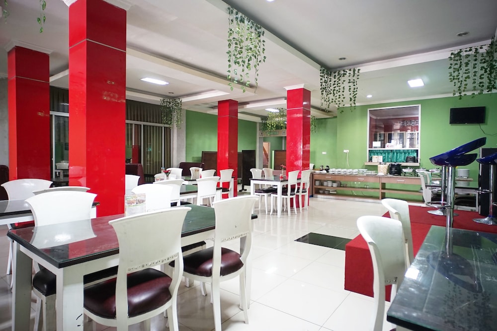 Hemra Hotel by OYO Rooms