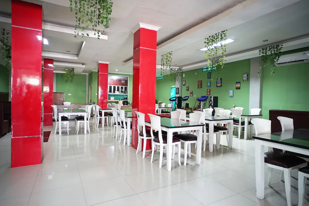 Hemra Hotel by OYO Rooms