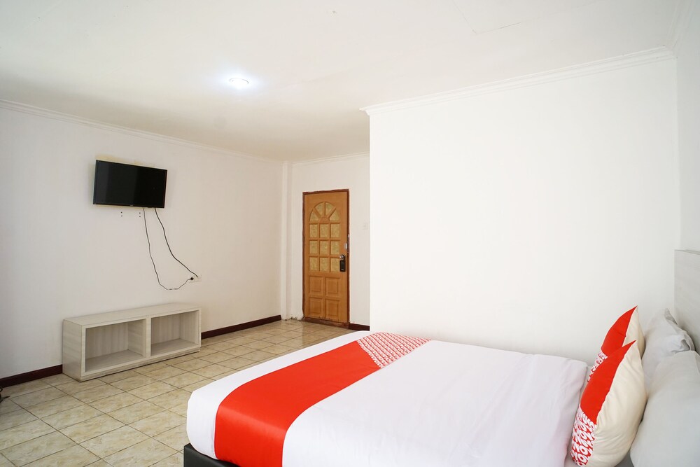 Hemra Hotel by OYO Rooms