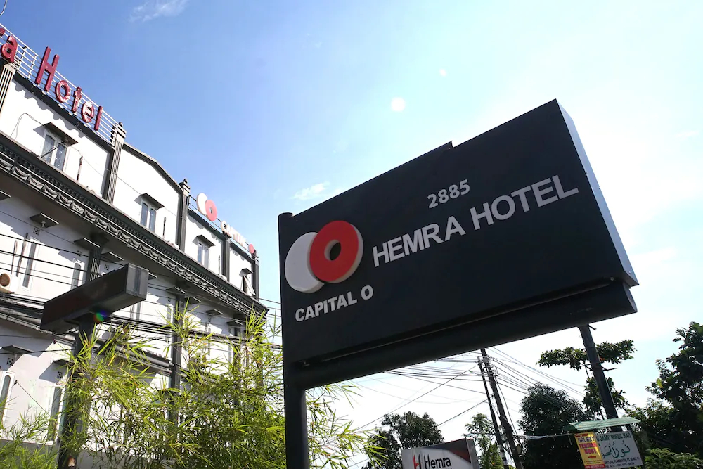 Hemra Hotel by OYO Rooms
