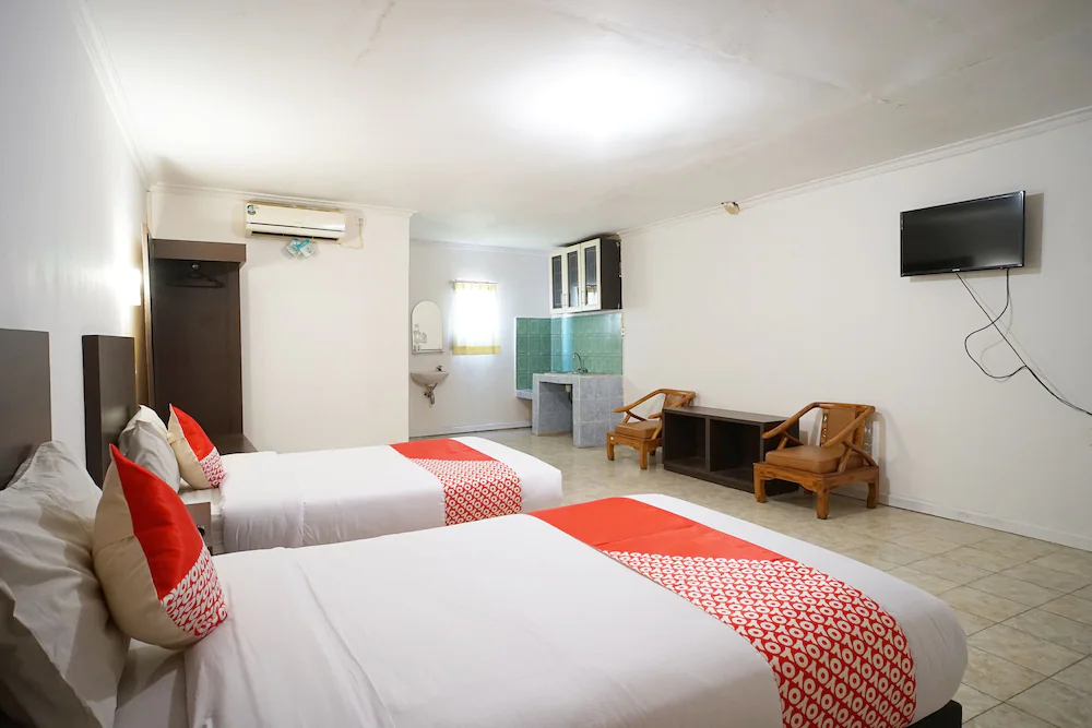 Hemra Hotel by OYO Rooms