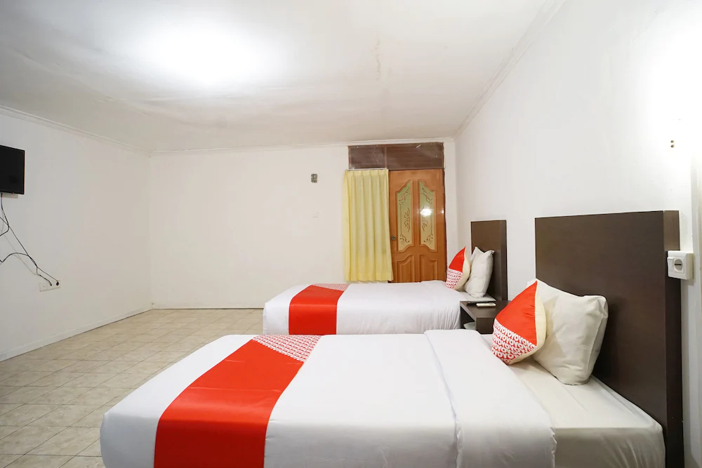 Hemra Hotel by OYO Rooms