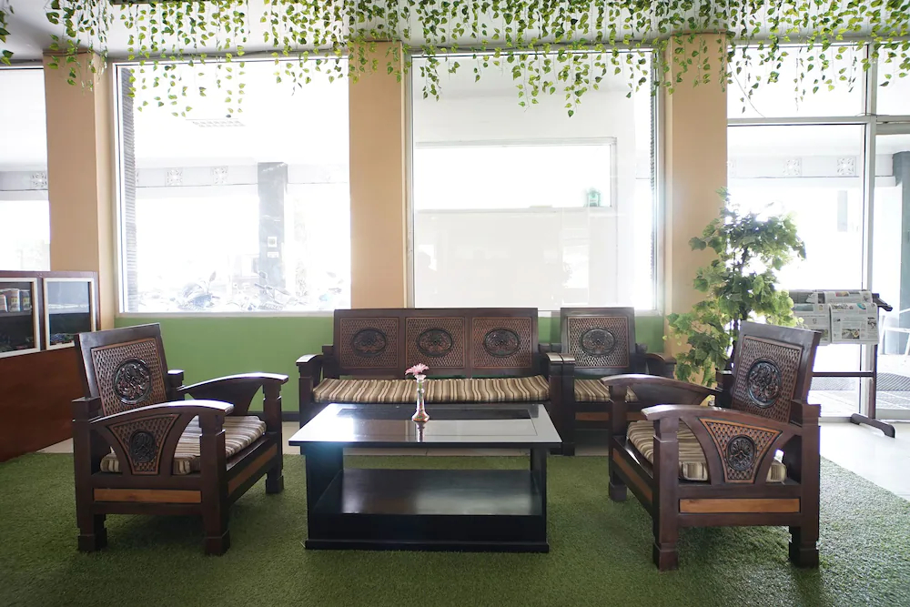 Hemra Hotel by OYO Rooms