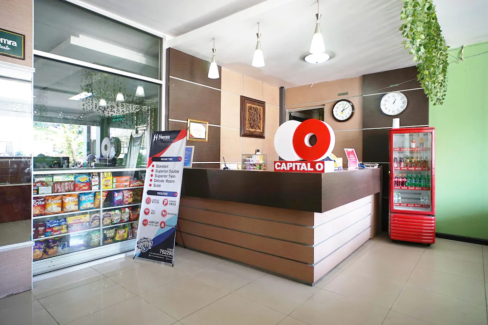 Hemra Hotel by OYO Rooms